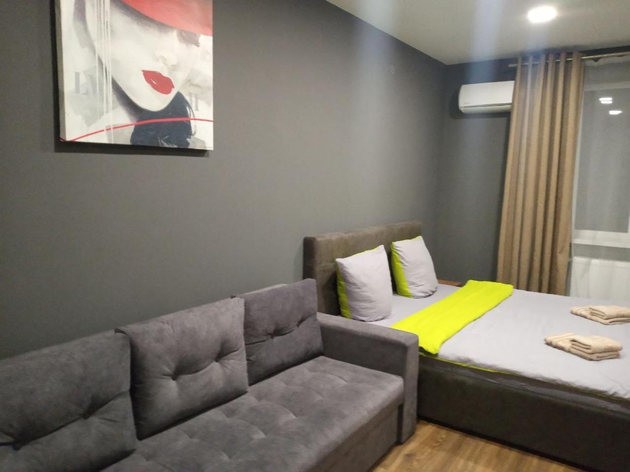 Apartment Yes 41 Uzhhorod Ngoại thất bức ảnh